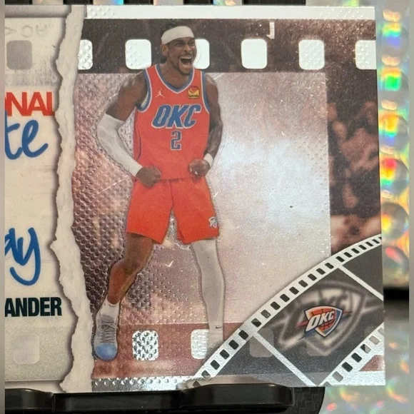 Shai Gilgeous-Alexander 2025-26 Topps Chrome Inspirational IP-11 OKC Thunder - Picture 3 of 5